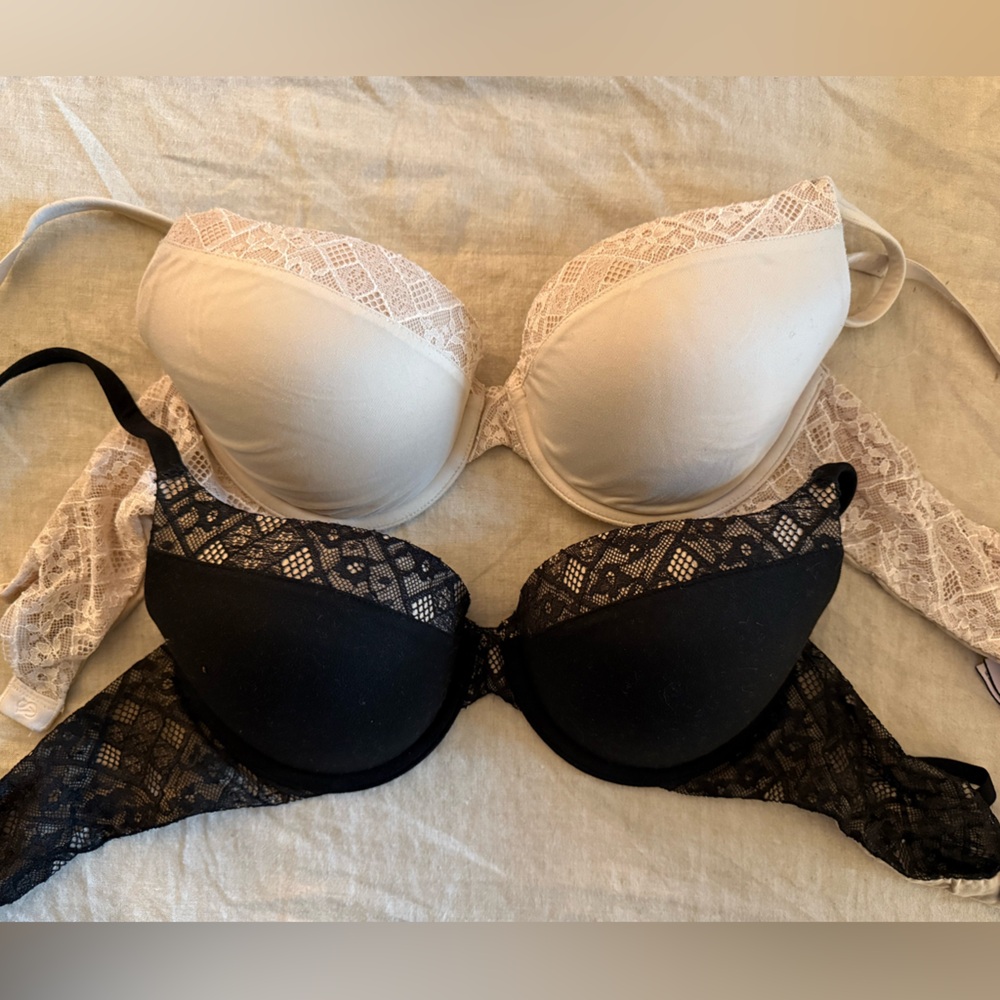 Victoria's Secret Black and Cream Lace Bras